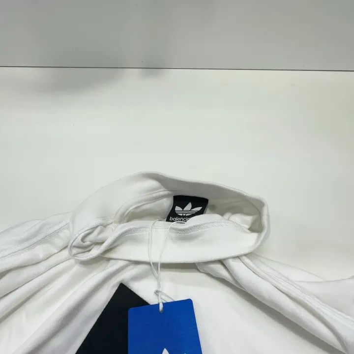 Balenciaga Balenciaga x Adidas Logo Embroidered T-Shirt 0079 Size US L / EU 52-54 / 3 - 9 Thumbnail