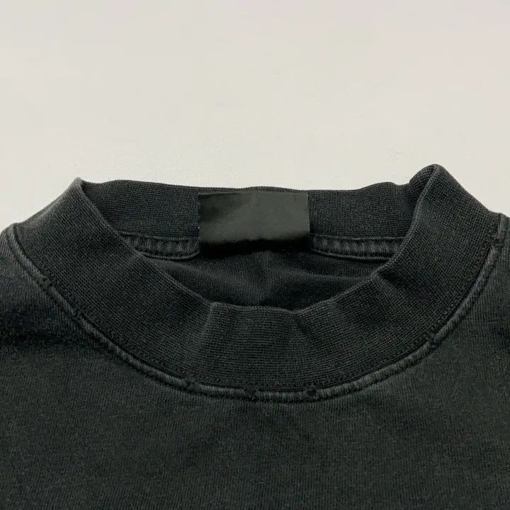 Balenciaga Balenciaga Be Different Apple Logo T-Shirt 0079 Size US S / EU 44-46 / 1 - 7 Thumbnail