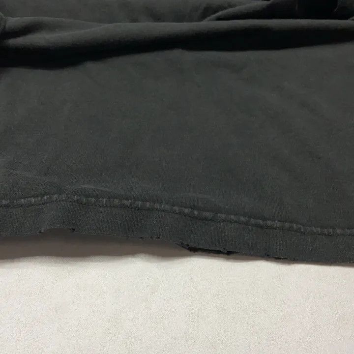 Balenciaga Balenciaga Be Different Apple Logo T-Shirt 0079 Size US S / EU 44-46 / 1 - 11 Thumbnail