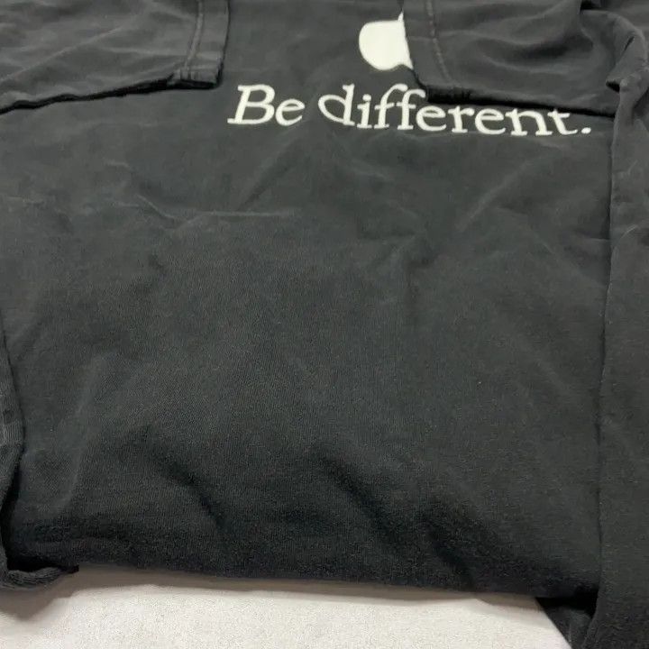 Balenciaga Balenciaga Be Different Apple Logo T-Shirt 0079 Size US S / EU 44-46 / 1 - 10 Thumbnail