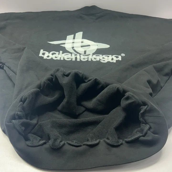 Balenciaga Balenciaga FW23 Letter Print Sweatshirt 0079 Size US L / EU 52-54 / 3 - 10 Thumbnail