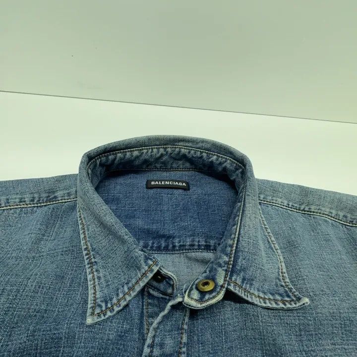 Balenciaga Balenciaga Solid Color Button-Up Long Sleeve Shirt 0079 Size US M / EU 48-50 / 2 - 6 Thumbnail