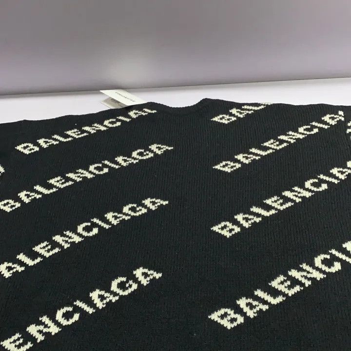 Balenciaga Balenciaga V-Neck Casual Knit Sweater Black 0079 Size US S / EU 44-46 / 1 - 5 Thumbnail