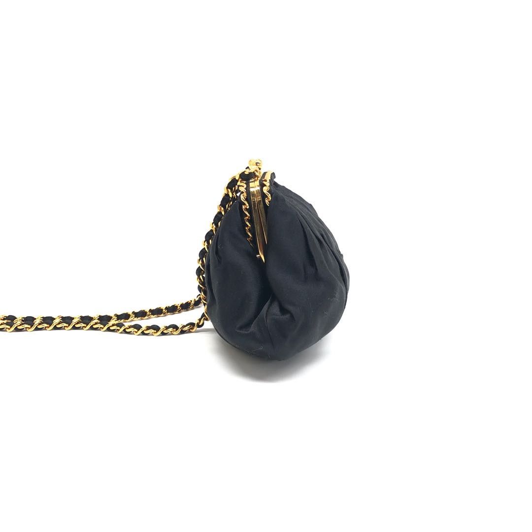 Chanel Chanel Chanel Kiss Lock Bag Velvet Shoulder Bag Others Shoulder Bag DUTY FREE for USA Size ONE SIZE - 7 Thumbnail