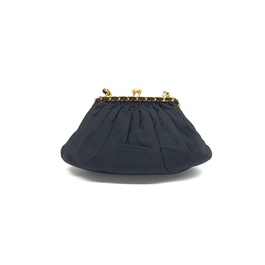 Chanel Chanel Chanel Kiss Lock Bag Velvet Shoulder Bag Others Shoulder Bag DUTY FREE for USA Size ONE SIZE - 6 Thumbnail