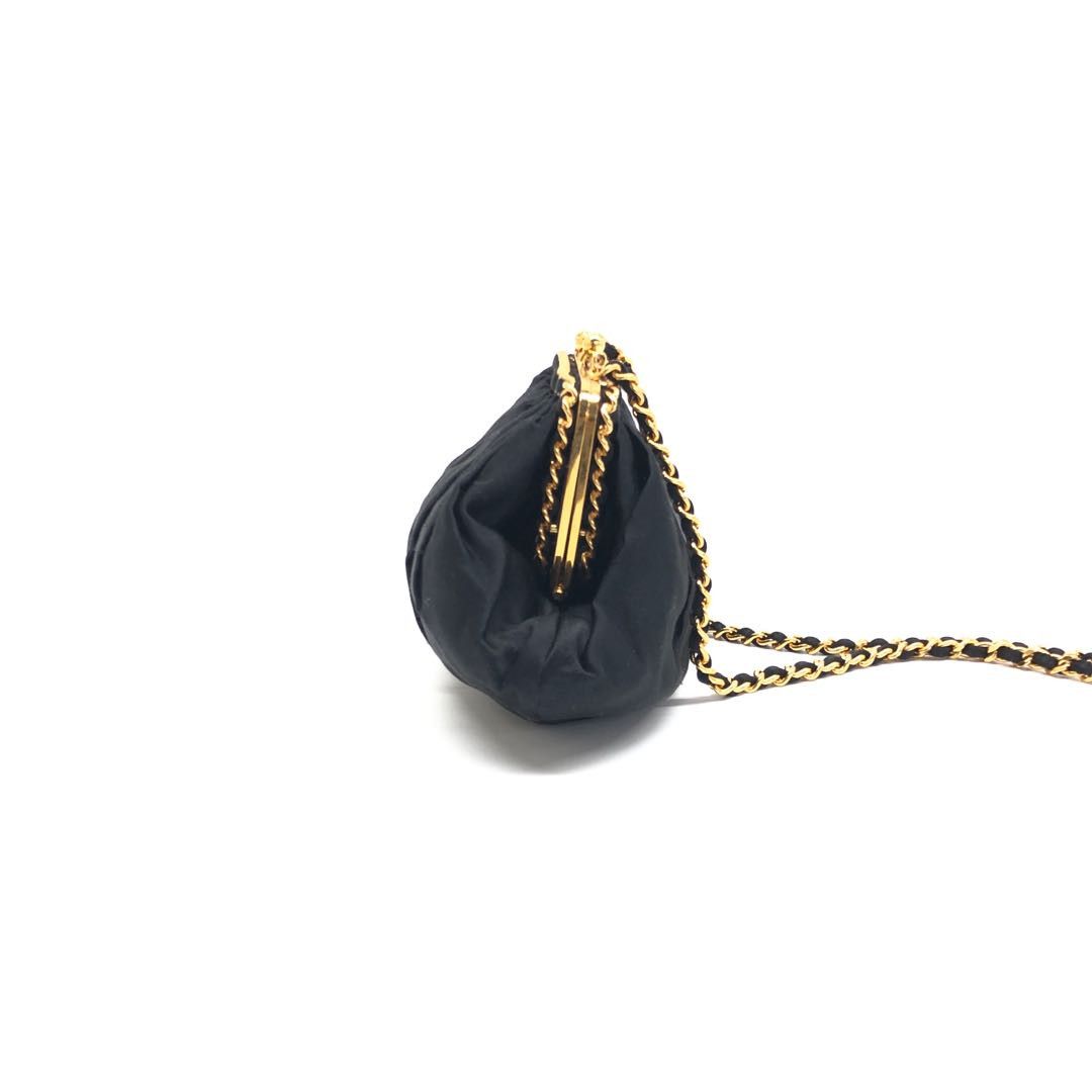 Chanel Chanel Chanel Kiss Lock Bag Velvet Shoulder Bag Others Shoulder Bag DUTY FREE for USA Size ONE SIZE - 8 Thumbnail