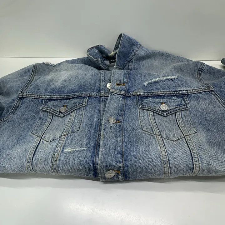 Balenciaga Balenciaga FW21 Logo Loose Denim Jacket 0079 Size US XS / EU 42 / 0 - 7 Thumbnail