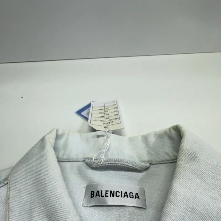 Balenciaga Balenciaga Embroidered Logo Denim Jacket Light Blue 0079 Size US S / EU 44-46 / 1 - 4 Thumbnail