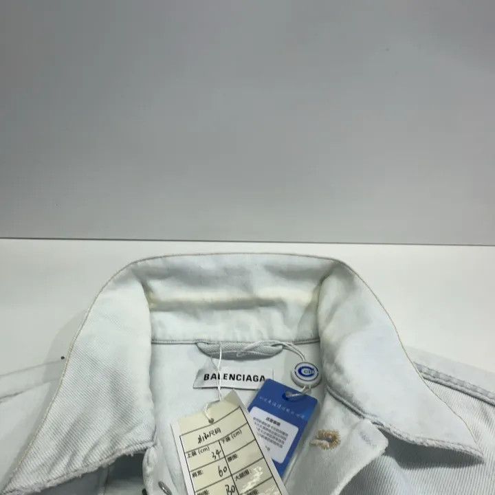 Balenciaga Balenciaga Embroidered Logo Denim Jacket Light Blue 0079 Size US S / EU 44-46 / 1 - 7 Thumbnail