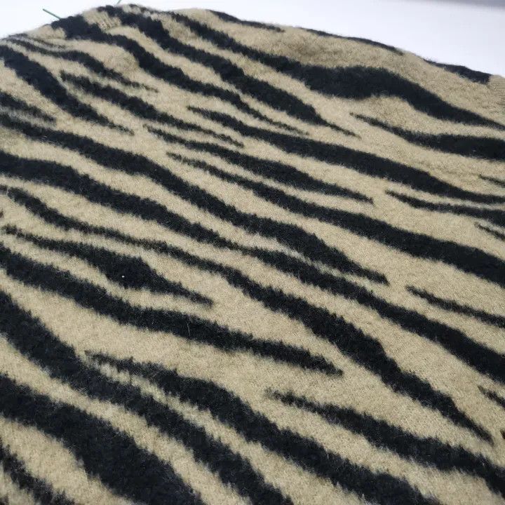 Balenciaga Balenciaga Vintage Zebra Print Knit Sweater 0079 Size US XS / EU 42 / 0 - 4 Thumbnail