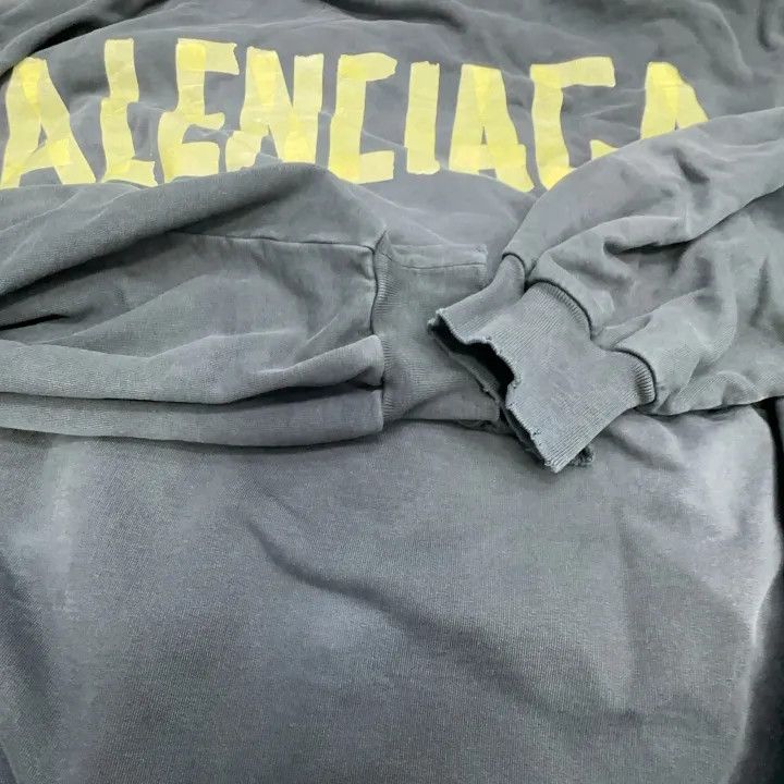 Balenciaga Balenciaga Tape Type SS23 Logo Sweatshirt 0079 Size US L / EU 52-54 / 3 - 5 Thumbnail