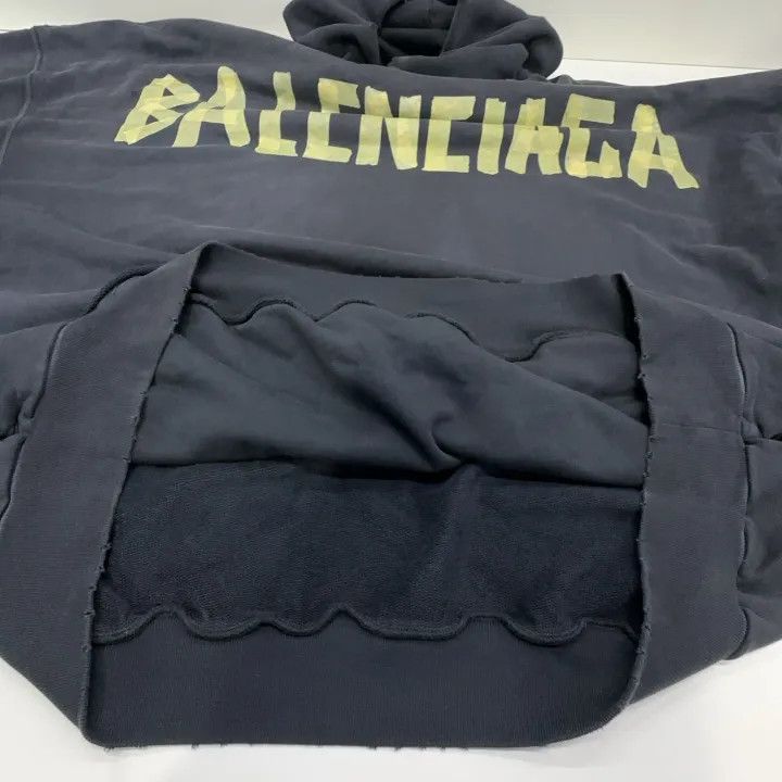 Balenciaga Balenciaga TAPE TYPE Logo Sweatshirt for Men 0079 Size US L / EU 52-54 / 3 - 10 Thumbnail