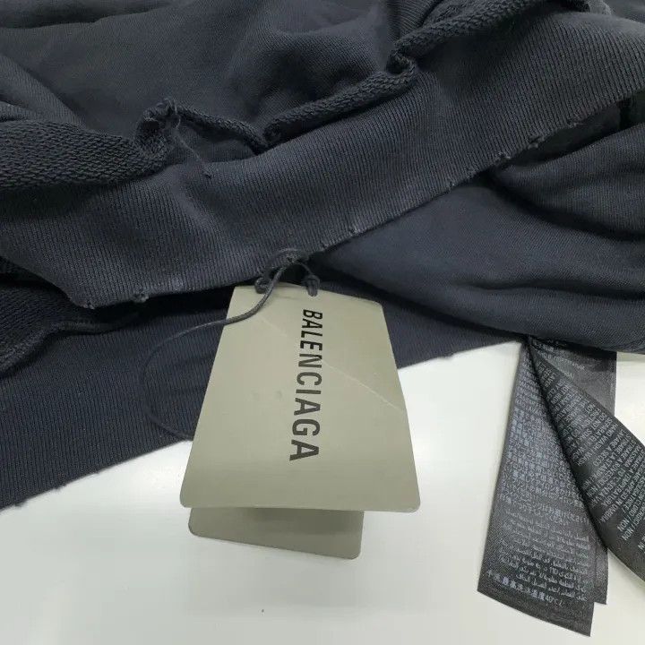 Balenciaga Balenciaga TAPE TYPE Logo Sweatshirt for Men 0079 Size US L / EU 52-54 / 3 - 6 Thumbnail