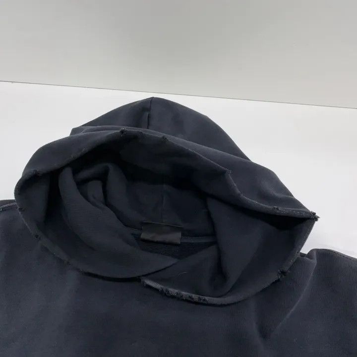 Balenciaga Balenciaga TAPE TYPE Logo Sweatshirt for Men 0079 Size US L / EU 52-54 / 3 - 8 Thumbnail