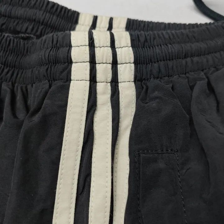 Balenciaga Balenciaga x Adidas Black Side Stripe Pants 0079 Size US 26 / EU 42 - 25 Thumbnail