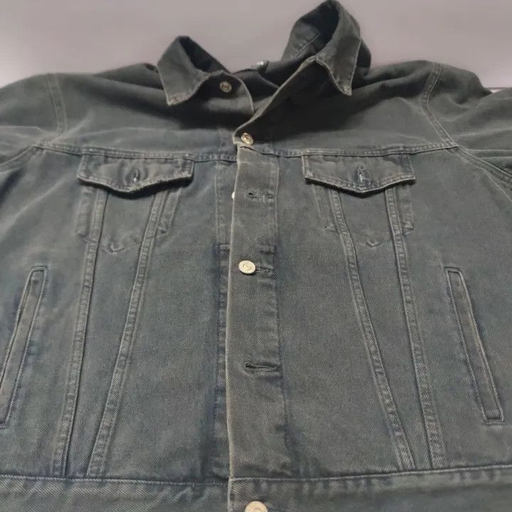 Balenciaga Balenciaga Spray Effect Logo Denim Jacket 0079 Size US S / EU 44-46 / 1 - 9 Thumbnail