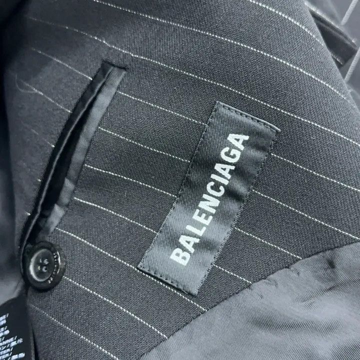 Balenciaga Balenciaga Wool Pinstripe Suit Jacket for Men 0079 Size US L / EU 52-54 / 3 - 15 Thumbnail