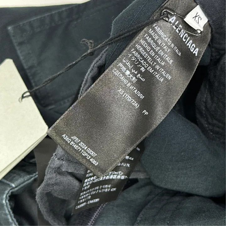 Balenciaga Balenciaga SS25 Black Cargo Trousers Men 0079 Size US 26 / EU 42 - 2 Thumbnail