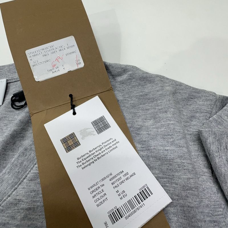 Burberry Burberry Letter Print V-Neck Short Sleeve T-Shirt 0079 Size US M / EU 48-50 / 2 - 4 Thumbnail