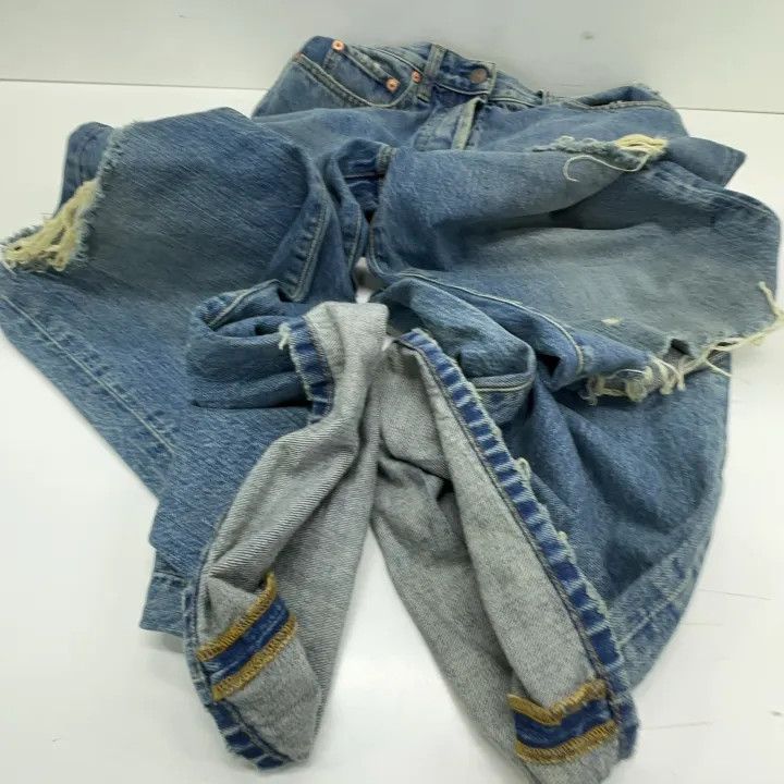 Gucci Gucci Distressed Blue High-Waisted Jeans Size 25" / US 0 / IT 36 - 9 Thumbnail