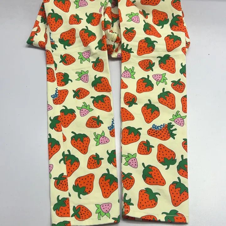 Gucci Gucci Strawberry Print Casual Pants for Women Size 26" / US 2 / IT 38 - 12 Thumbnail