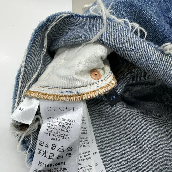 Gucci GUCCI Duck Print Distressed Denim Shorts for Women Size 26" / US 2 / IT 38 - 7 Thumbnail