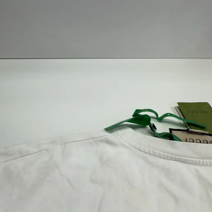 Gucci Gucci Strawberry Print Cotton T-Shirt Size S / US 4 / IT 40 - 14 Thumbnail
