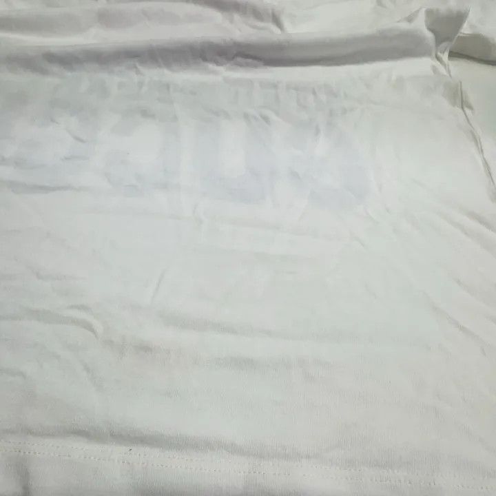 Gucci Gucci Strawberry Print Cotton T-Shirt Size S / US 4 / IT 40 - 15 Thumbnail