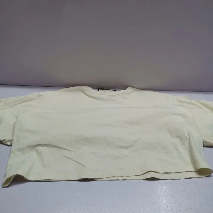 Gucci Gucci Boutique Printed T-Shirt in Beige Size M / US 6-8 / IT 42-44 - 20 Thumbnail