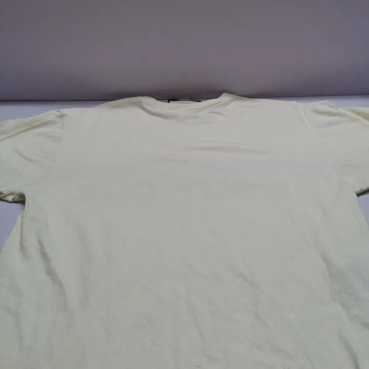 Gucci Gucci Boutique Printed T-Shirt in Beige Size M / US 6-8 / IT 42-44 - 19 Thumbnail