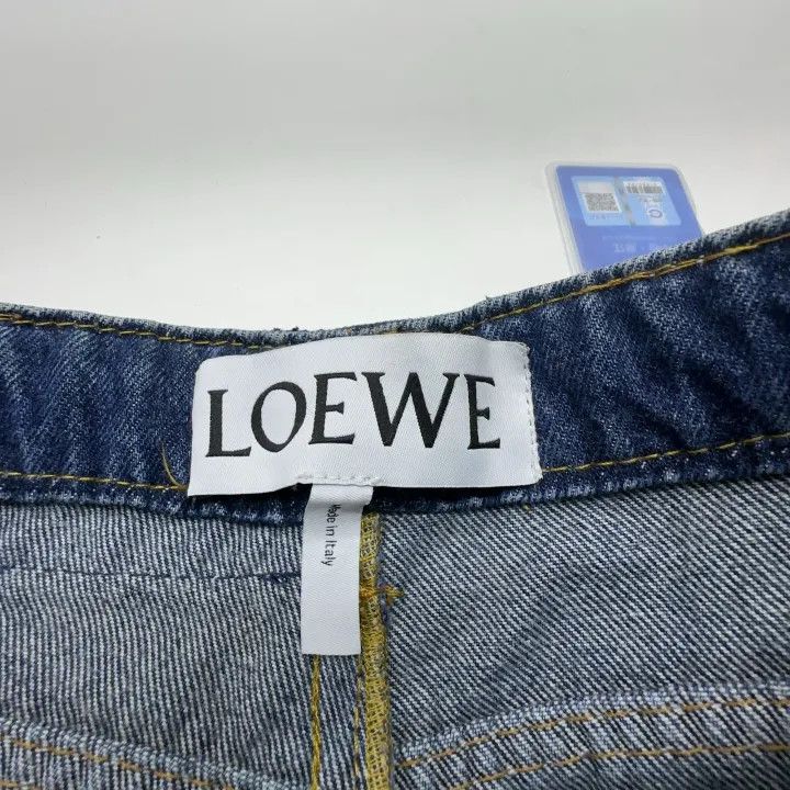 Loewe Loewe Classic Smile Straight Jeans for Women Size 36" / US 14 / IT 50 - 4 Thumbnail