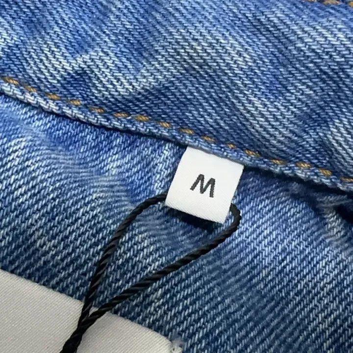 AMI AMIPARIS Heart Long Sleeve Denim Shirt 0079 Size US M / EU 48-50 / 2 - 5 Thumbnail