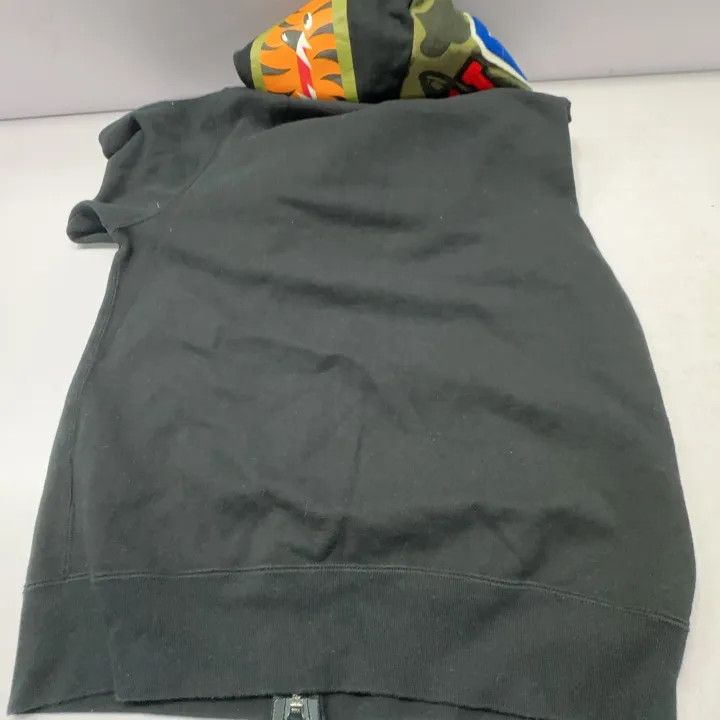 Bape A Bathing Ape Classic Shark Camo Hoodie 0079 Size US M / EU 48-50 / 2 - 13 Thumbnail