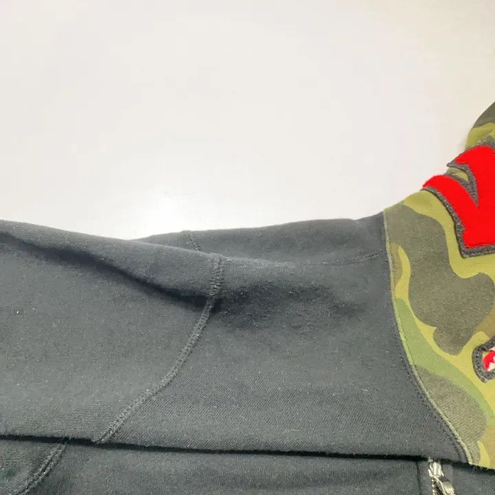 Bape A Bathing Ape Classic Shark Camo Hoodie 0079 Size US M / EU 48-50 / 2 - 11 Thumbnail
