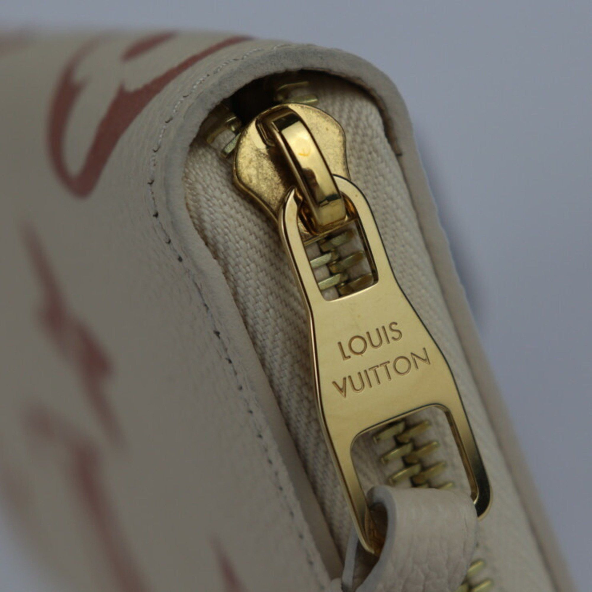 Louis Vuitton Louis Vuitton Zippy Wallet Long M81914 Monogram Empreinte Cream Rose Trianon Round R2424103010086 Size ONE SIZE - 6 Thumbnail