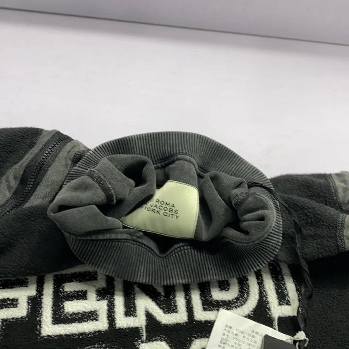 Fendi Fendi FW22 Logo Print Knit Sweater for Men 0079 Size US M / EU 48-50 / 2 - 9 Thumbnail
