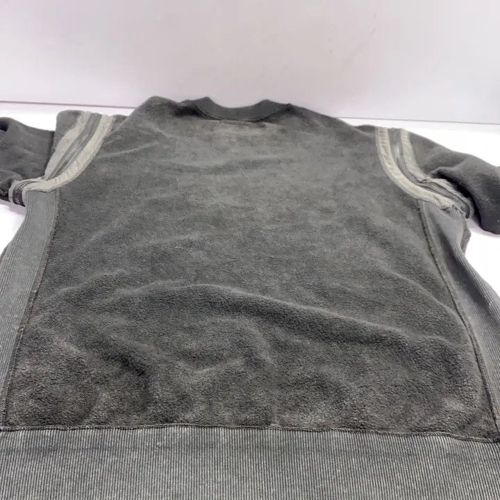 Fendi Fendi FW22 Logo Print Knit Sweater for Men 0079 Size US M / EU 48-50 / 2 - 15 Thumbnail