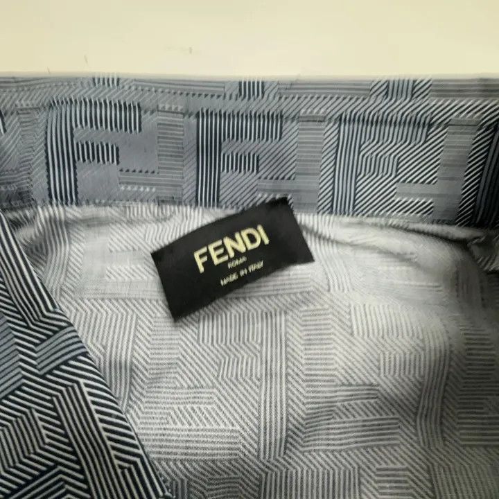 Fendi Fendi FW23 Printed Button-Up Shirt for Men 0079 Size US M / EU 48-50 / 2 - 4 Thumbnail