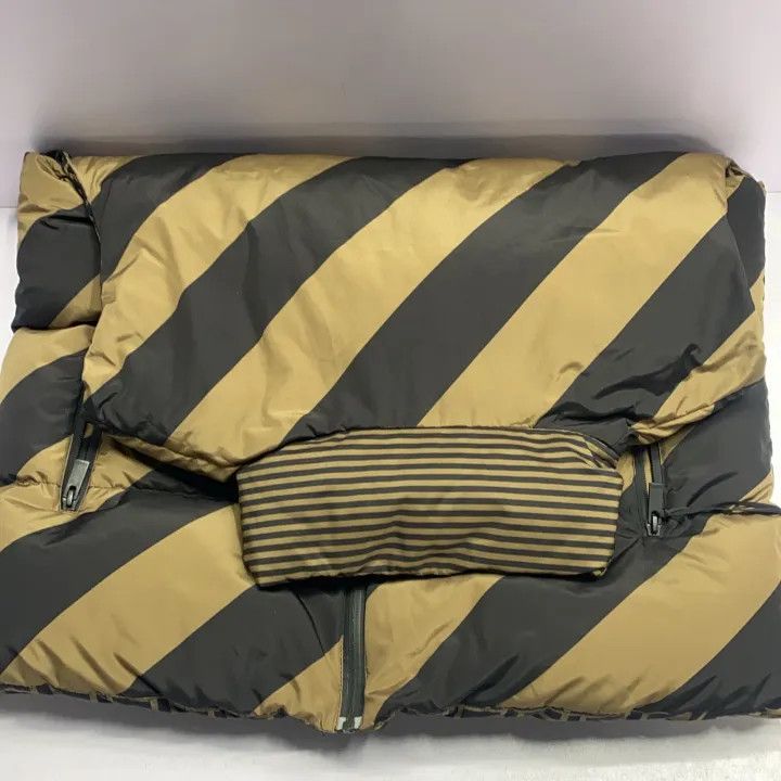 Fendi Fendi Classic Logo Reversible Gilet for Men 0079 Size US L / EU 52-54 / 3 - 13 Thumbnail