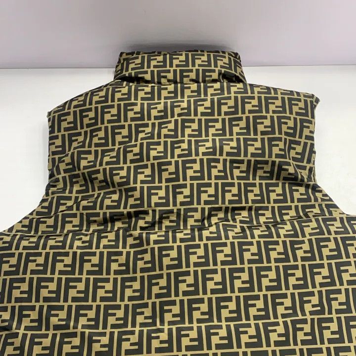 Fendi Fendi Classic Logo Reversible Gilet for Men 0079 Size US L / EU 52-54 / 3 - 6 Thumbnail