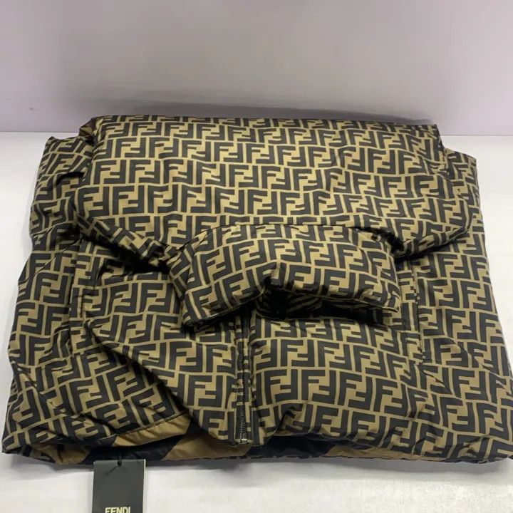 Fendi Fendi Classic Logo Reversible Gilet for Men 0079 Size US L / EU 52-54 / 3 - 7 Thumbnail