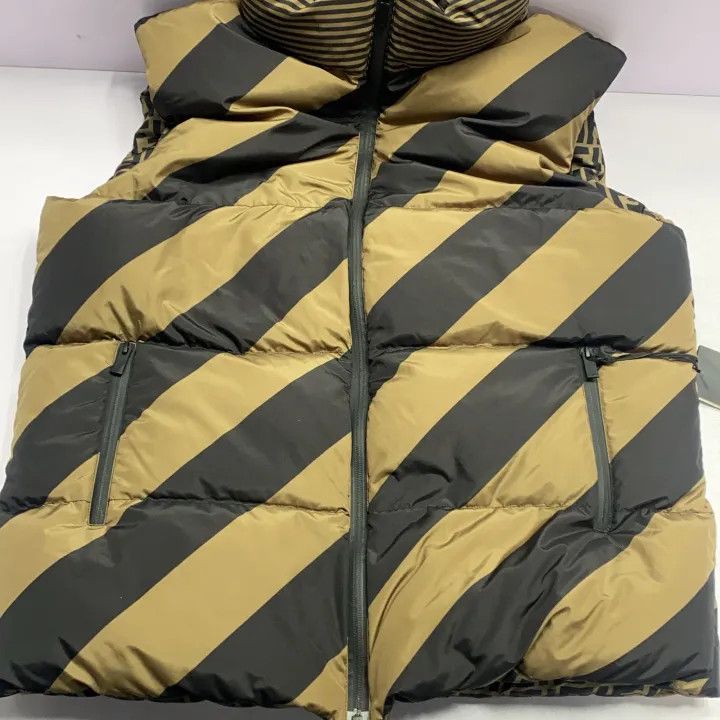 Fendi Fendi Classic Logo Reversible Gilet for Men 0079 Size US L / EU 52-54 / 3 - 14 Thumbnail