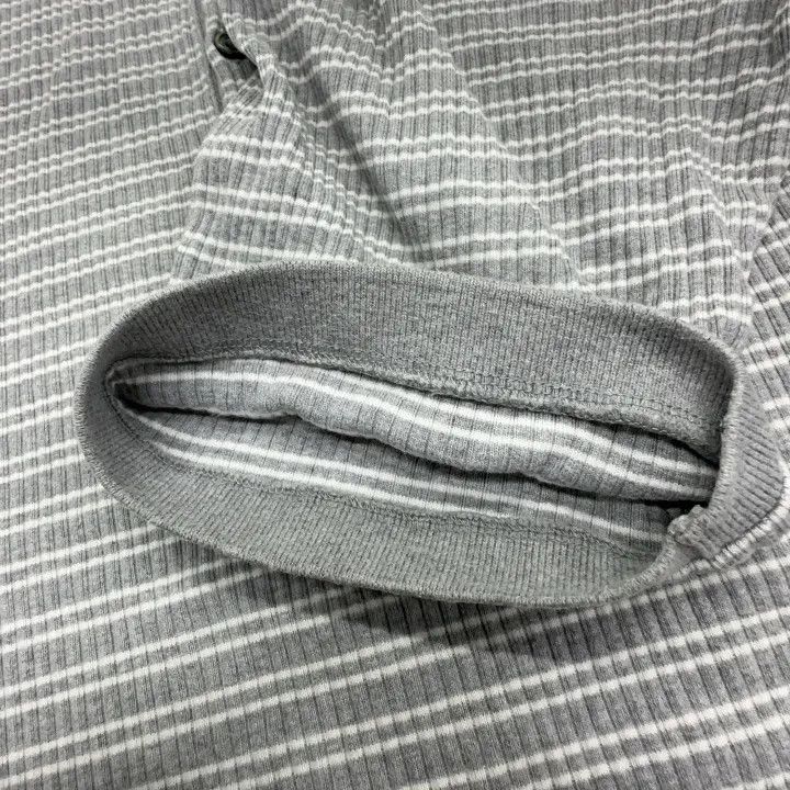 Thom Browne Thom Browne Gray Striped Knit Polo Shirt 0079 Size US S / EU 44-46 / 1 - 8 Thumbnail