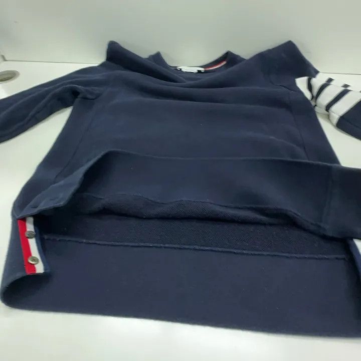 Thom Browne Thom Browne Classic Crewneck Sweatshirt for Men 0079 Size US M / EU 48-50 / 2 - 12 Thumbnail