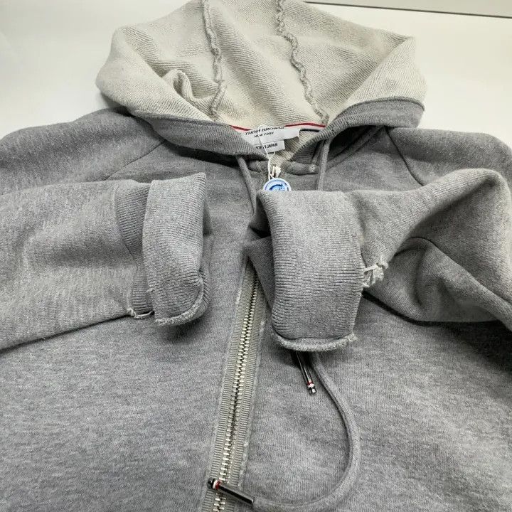 Thom Browne Thom Browne Classic Zip Hoodie for Men 0079 Size US M / EU 48-50 / 2 - 11 Thumbnail