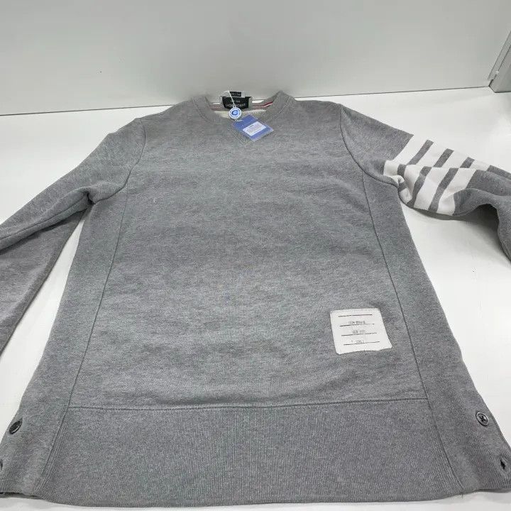 Thom Browne Thom Browne Classic Grey Striped Sweatshirt for Men 0079 Size US S / EU 44-46 / 1 - 8 Thumbnail