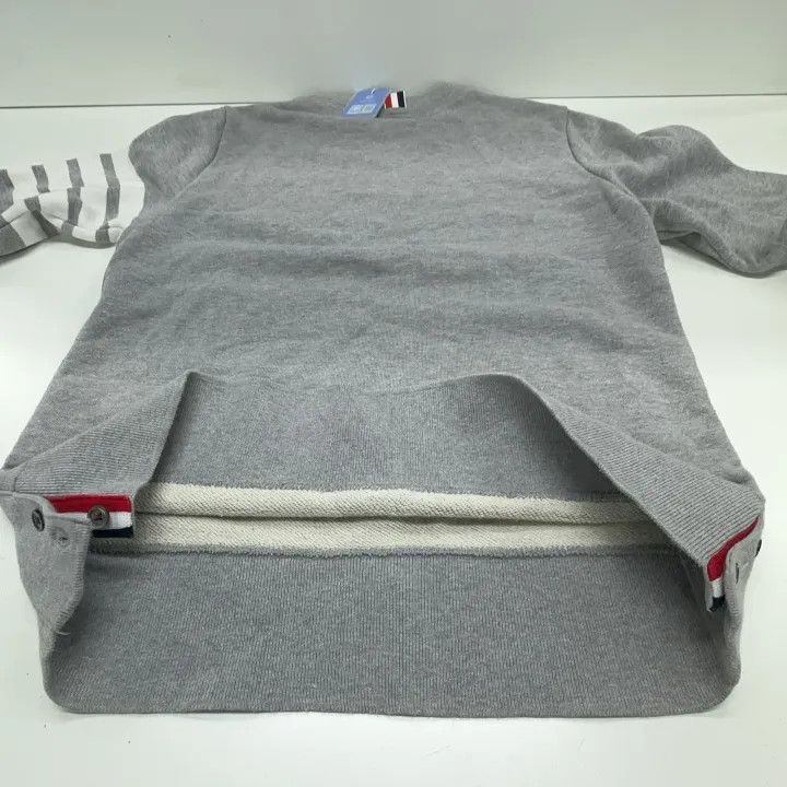 Thom Browne Thom Browne Classic Grey Striped Sweatshirt for Men 0079 Size US S / EU 44-46 / 1 - 14 Thumbnail