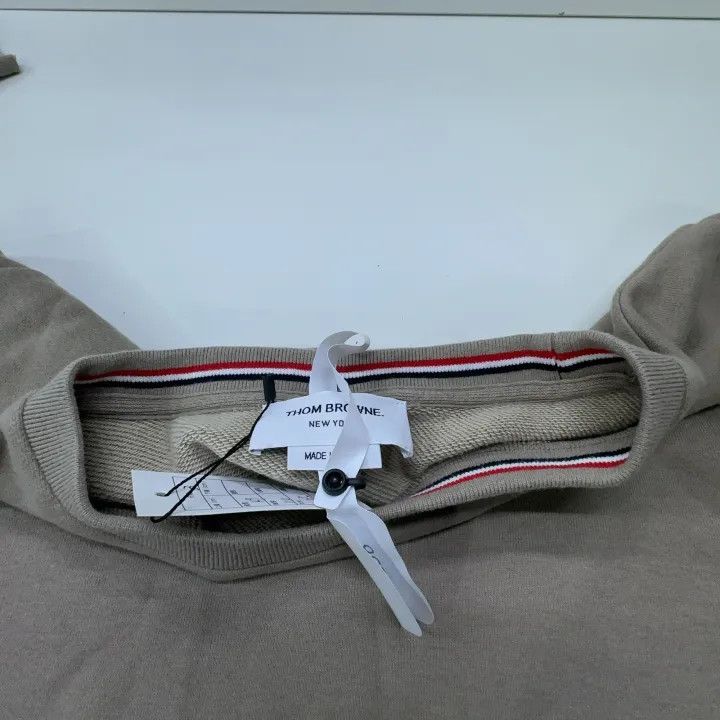 Thom Browne Thom Browne Classic Beige Long Sleeve Sweatshirt 0079 Size US M / EU 48-50 / 2 - 7 Thumbnail