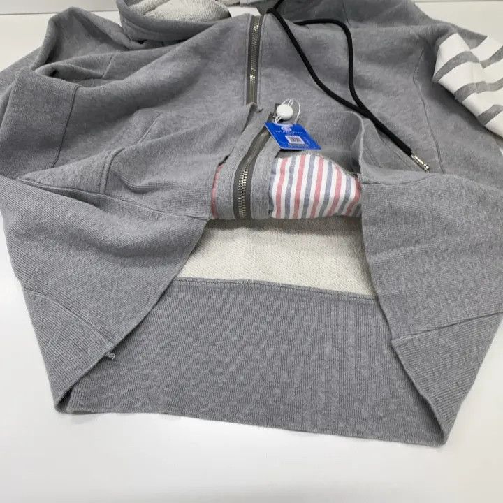 Thom Browne Thom Browne Classic Zip-Up Hoodie in Gray 0079 Size US M / EU 48-50 / 2 - 9 Thumbnail