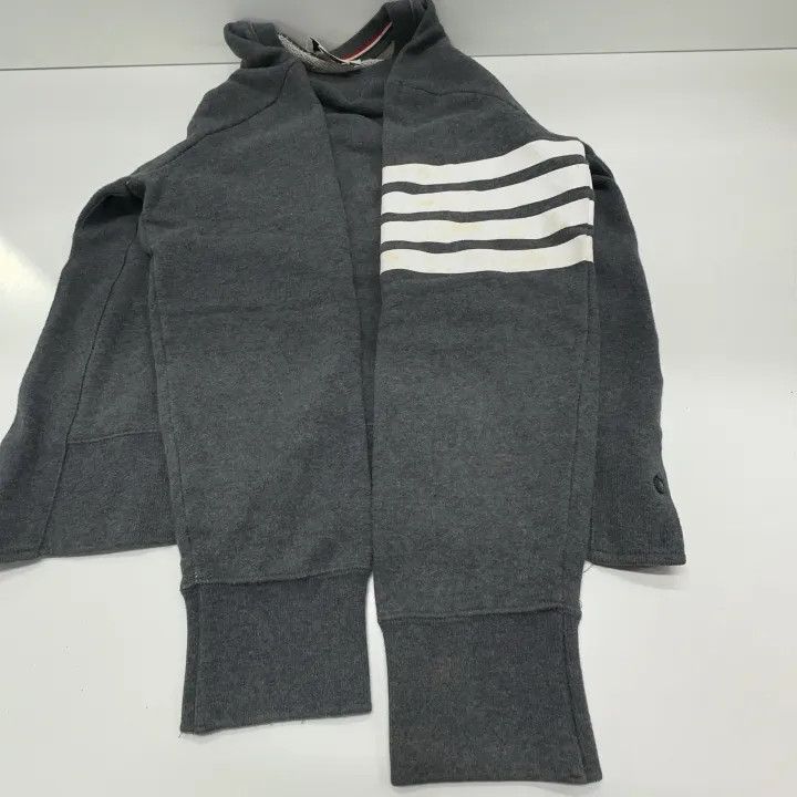 Thom Browne Thom Browne Classic Four Stripes Pullover Sweatshirt 0079 Size US M / EU 48-50 / 2 - 11 Thumbnail